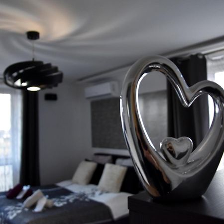 Apartament Night Premium クラクフ エクステリア 写真