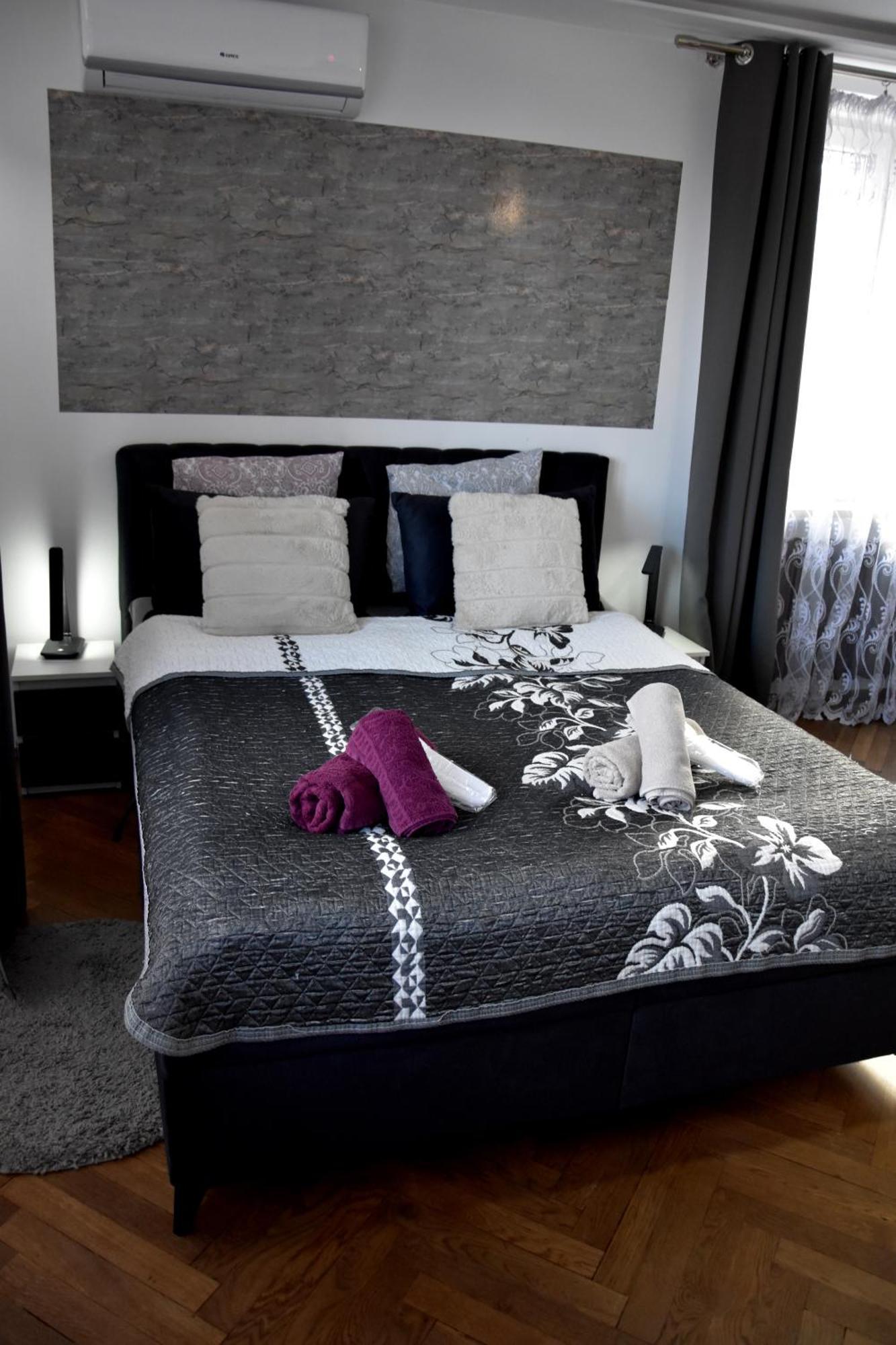 Apartament Night Premium クラクフ エクステリア 写真